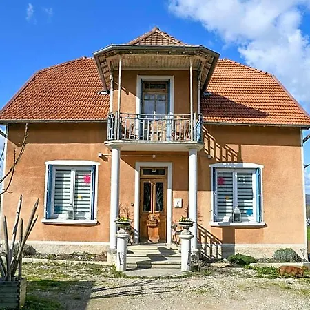 La Maison Fleur De Frangipanier 4* Saint-Genix-sur-Guiers